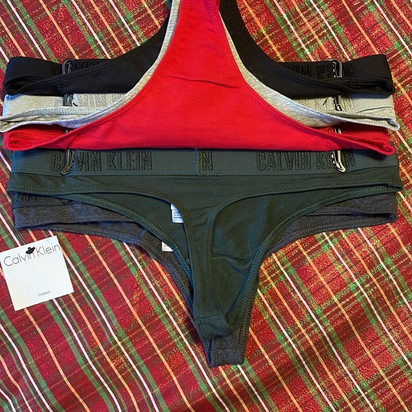 Brand New Calvin Klein Set of 5 Cotton Thongs Underwear Solid Christmas - Picture 16 of 16